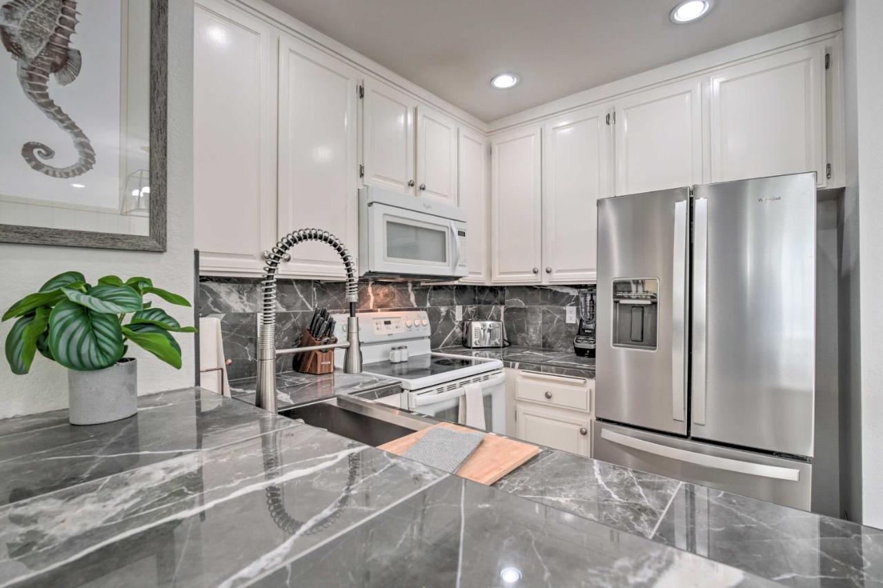 Charming Oceanside Condo With Beach And Pool Access! Exterior photo